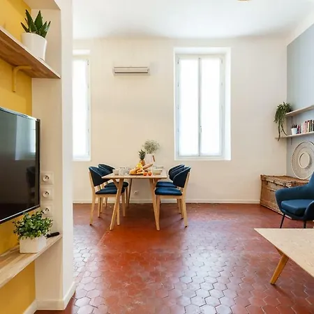 La Navette Apartment *
